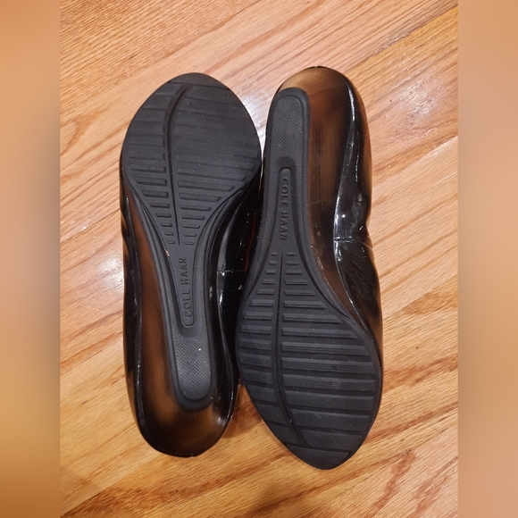 Cole‎ Haan Black Patent Wedges - Size 7 - Wedges - Picture 5 of 8